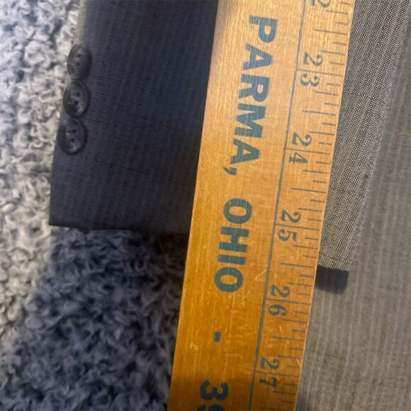 Giovanni Men's Gray 2 Piece Suit Size 46 Formal Double-Vented - Picture 4 of 16